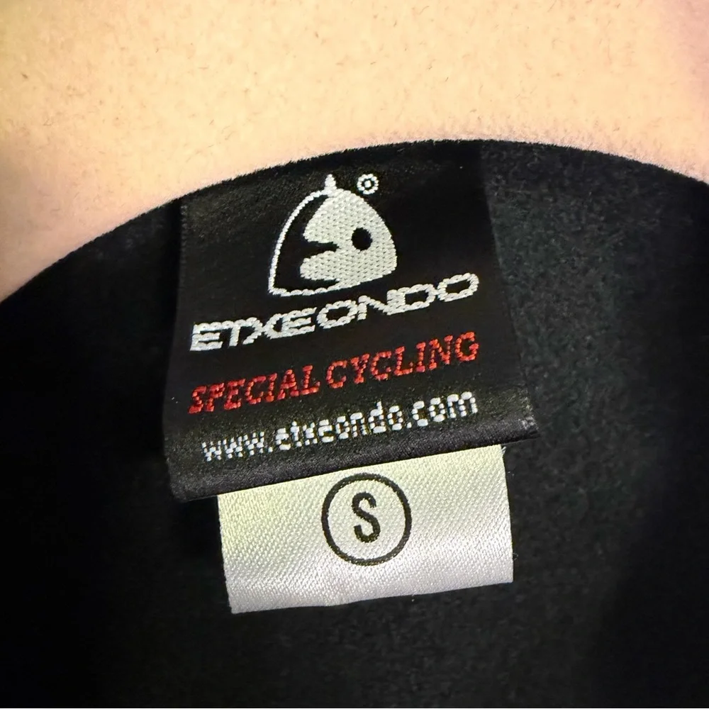Etxeondo black‎ & pink cycling jacket Size S. Fleece lined.
